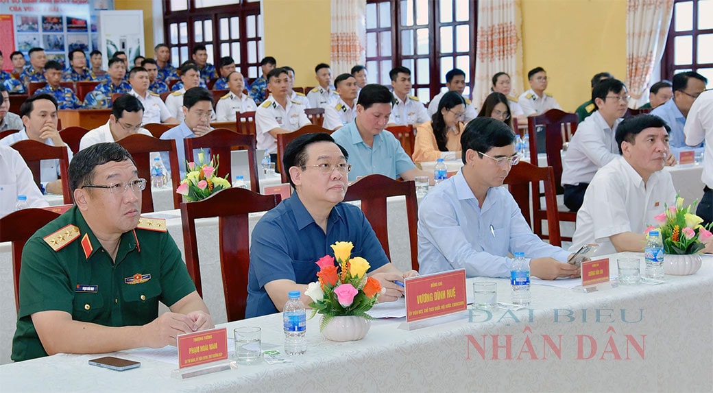 Chủ tịch Quốc hội Vương Đình Huệ: Giữ vững môi trường hòa bình để phát triển -0