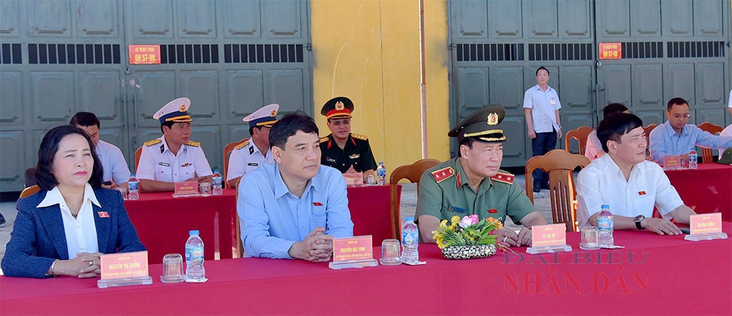 Chủ tịch Quốc hội Vương Đình Huệ: Giữ vững môi trường hòa bình để phát triển -0