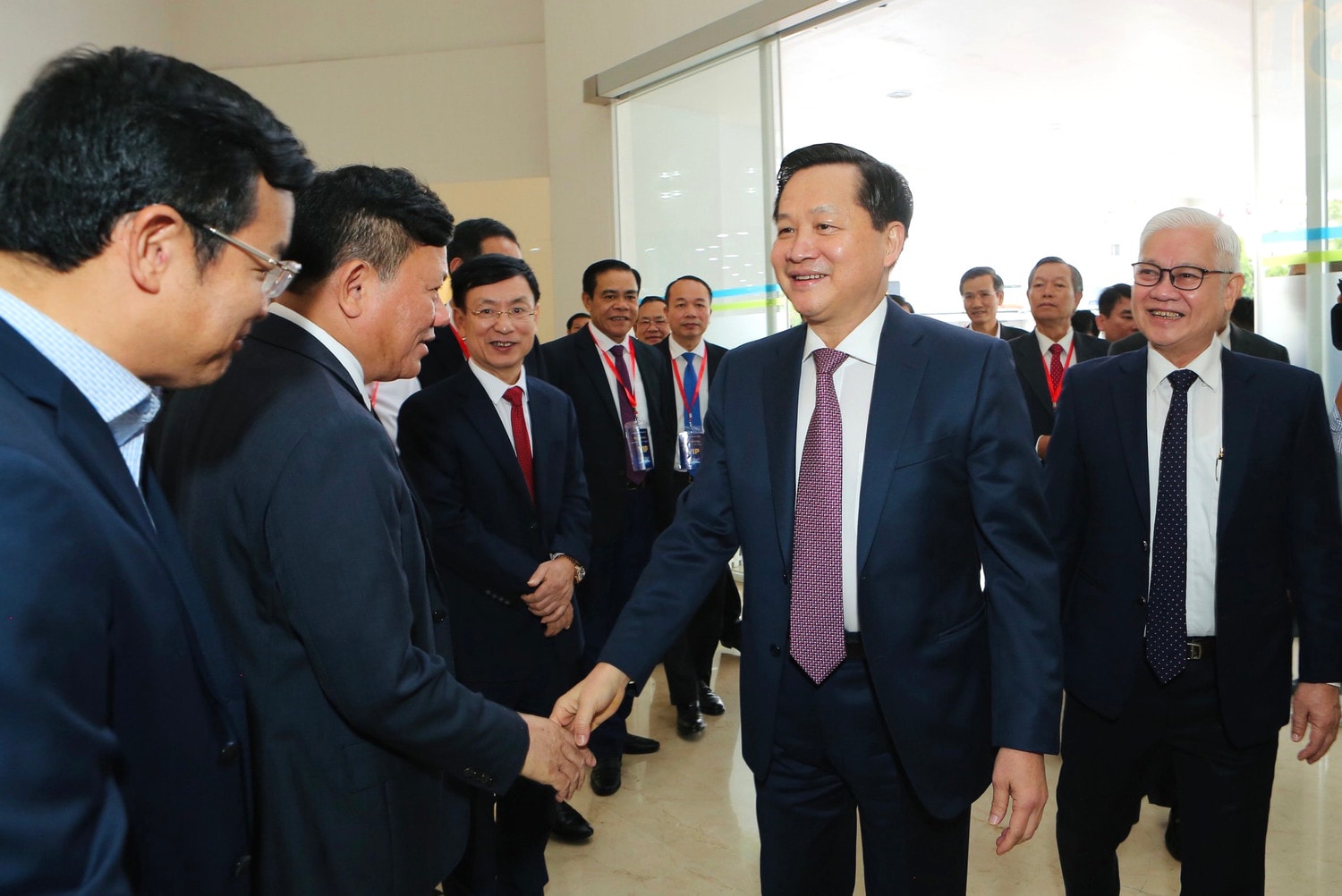 Phó Thủ tướng Chính phủ Lê Minh Khái đến thăm Khu công nghiệp Việt Nam - Singapore Bình Dương: Vsip cùng 9 tỉnh thành hợp tác phát triển khu công nghiệp thông minh