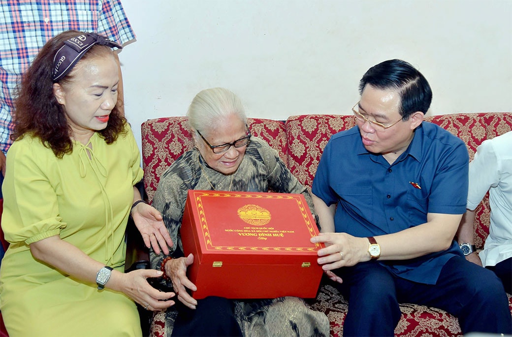 Chủ tịch Quốc hội Vương Đình Huệ: Giữ vững môi trường hòa bình để phát triển -0
