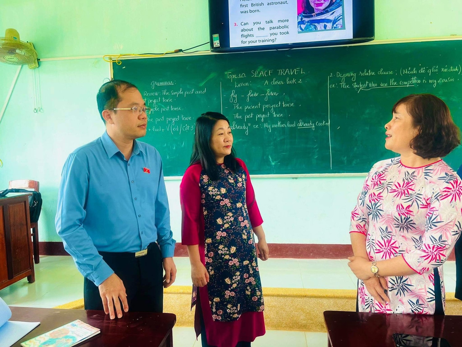 Đoàn Giám sát Ủy ban Thường vụ Quốc hội đến thăm và làm việc tại Trường phổ thông dân tộc bán trú Tây Sơn (Bình Định) -2