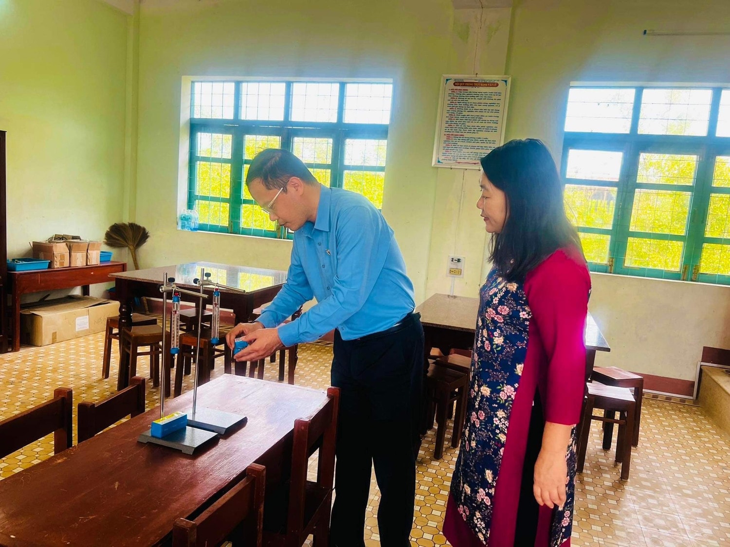 Đoàn Giám sát Ủy ban Thường vụ Quốc hội đến thăm và làm việc tại Trường phổ thông dân tộc bán trú Tây Sơn (Bình Định) -5