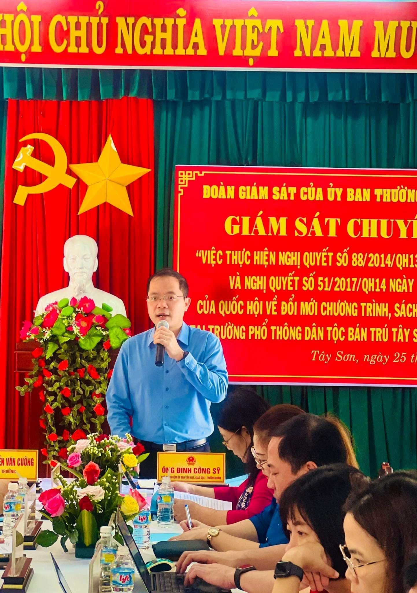 Đoàn Giám sát Ủy ban Thường vụ Quốc hội đến thăm và làm việc tại Trường phổ thông dân tộc bán trú Tây Sơn (Bình Định) -0