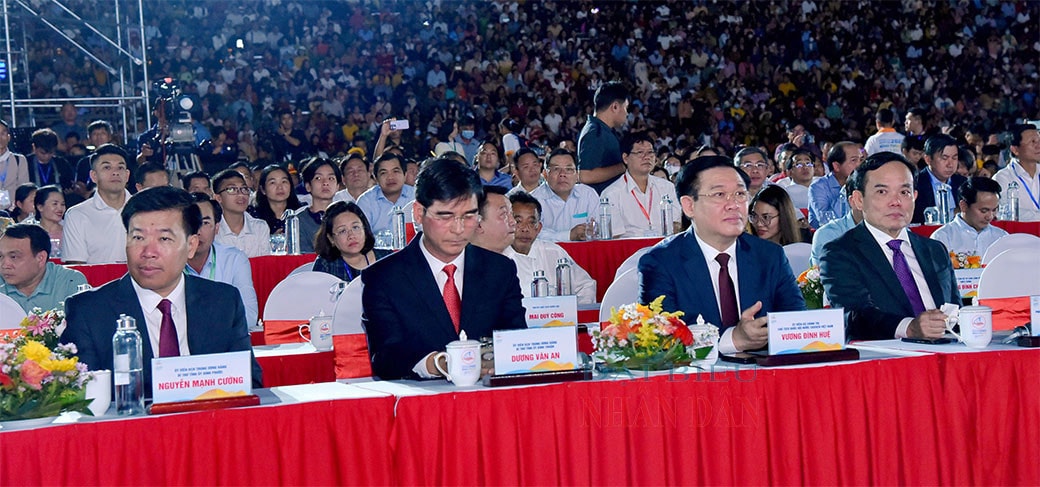 Chủ tịch Quốc hội Vương Đình Huệ dự Lễ khai mạc Năm Du lịch Quốc gia 2023 “Bình Thuận – Hội tụ xanh” -0