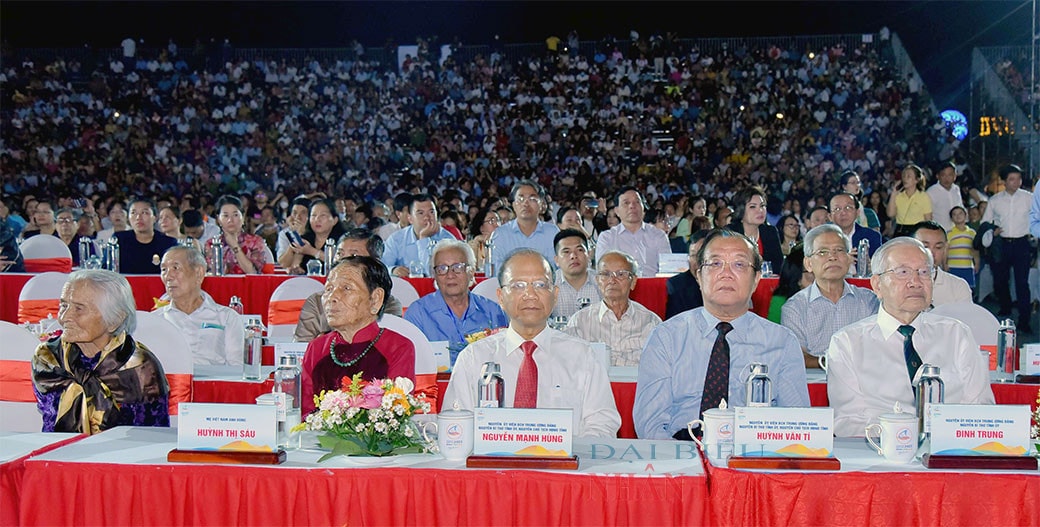 Chủ tịch Quốc hội Vương Đình Huệ dự Lễ khai mạc Năm Du lịch Quốc gia 2023 “Bình Thuận – Hội tụ xanh” -0