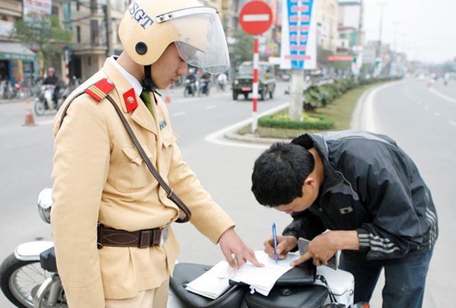 Xử phạt vi phạm giao thông nhiều lỗi cùng lúc như thế nào? -0