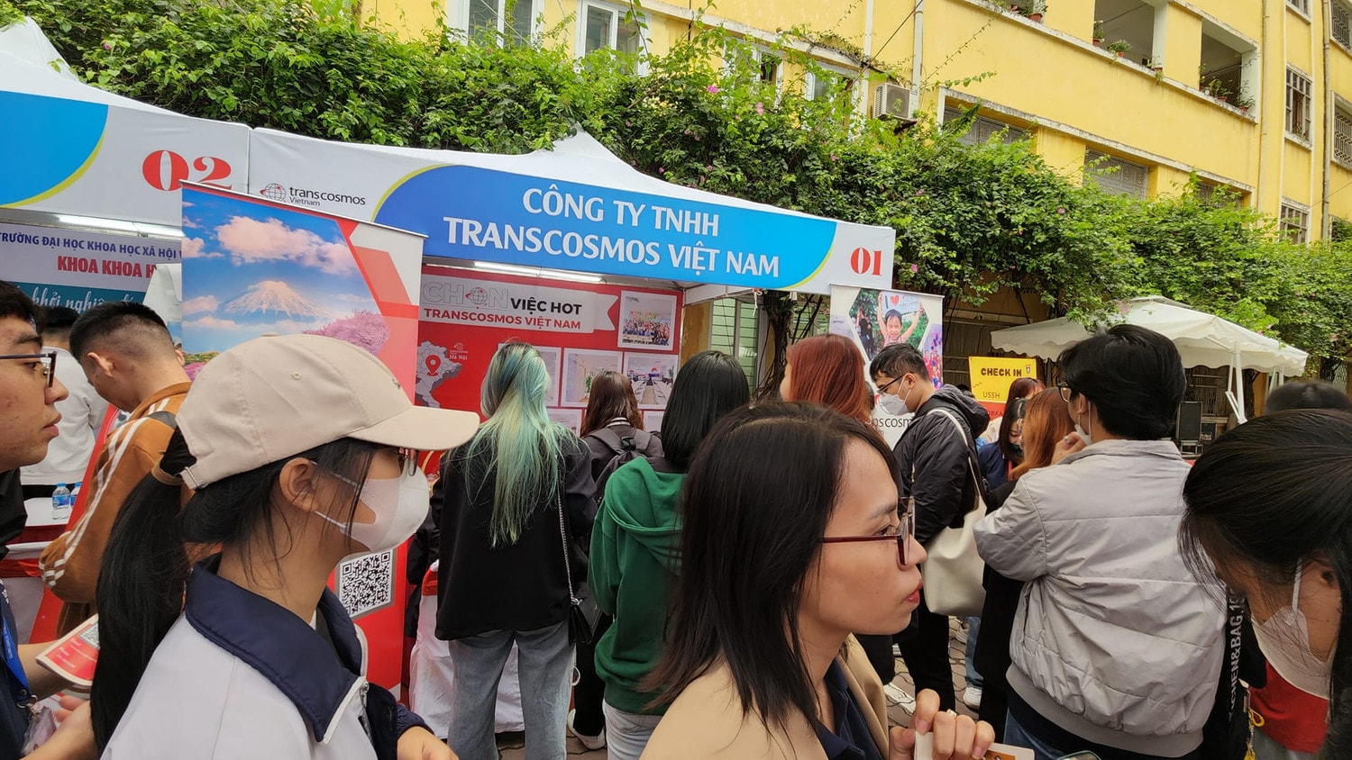Trường Đại học Khoa học Xã hội và Nhân văn tổ chức Ngày hội việc làm kết nối tương lai -0
