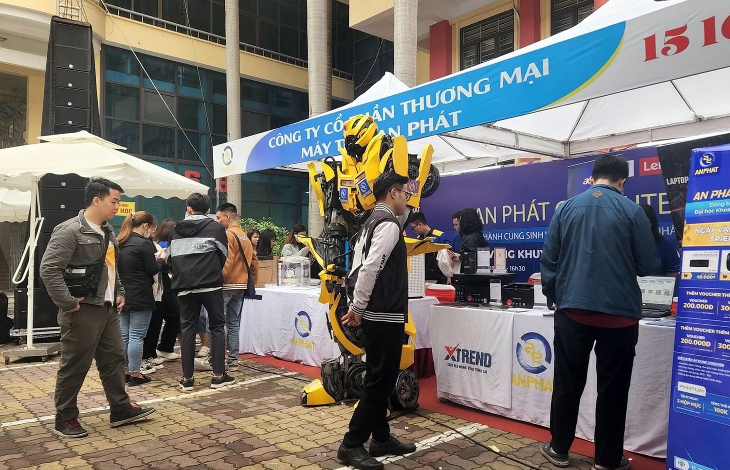 Trường Đại học Khoa học Xã hội và Nhân văn - Ngày hội việc làm kết nối tương lai -0