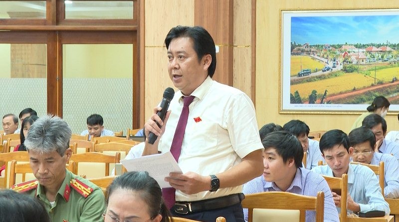 Đại biểu chất vấn tại Kỳ họp thứ 12, HĐND tỉnh Quảng Ngãi khóa XIII