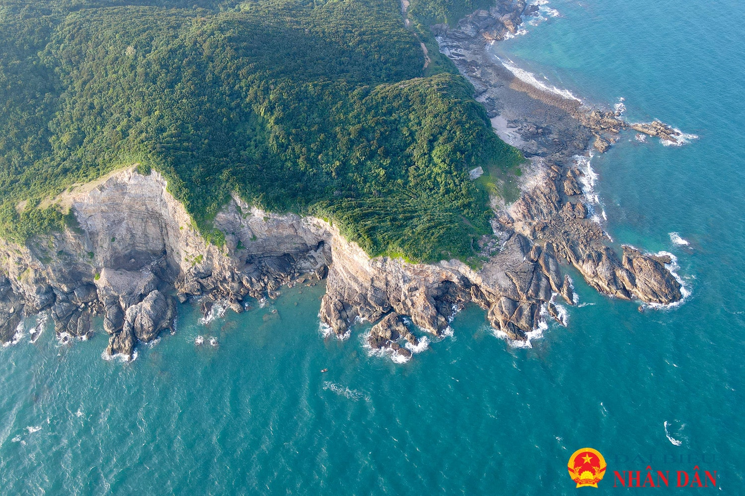 Quảng Ninh: Chiêm ngưỡng “viên ngọc ẩn” vùng Đông Bắc – đảo Thanh Lân
