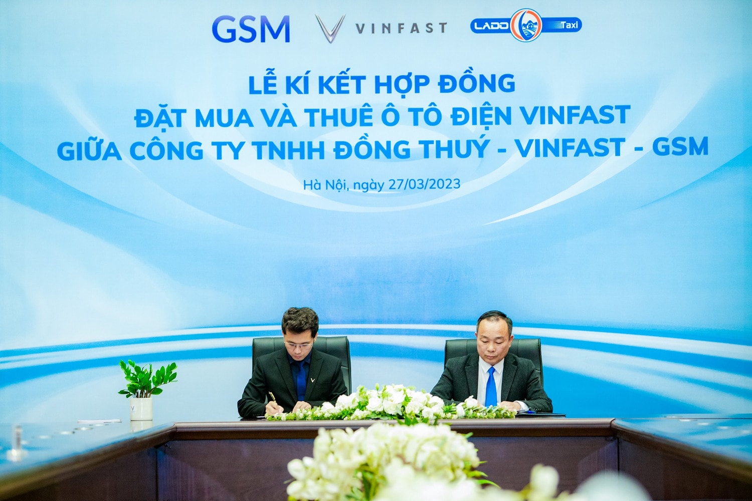 Lado Taxi thuê 500 ô tô điện VinFast và mua bổ sung 40 xe VF e34 -0