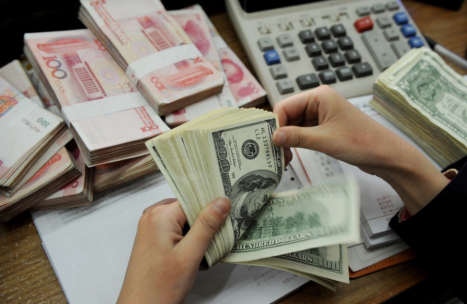 Đồng Nhân dân tệ đã sẵn sàng chấm dứt sự phụ thuộc toàn cầu vào USD ? (Nguồn: ITN)