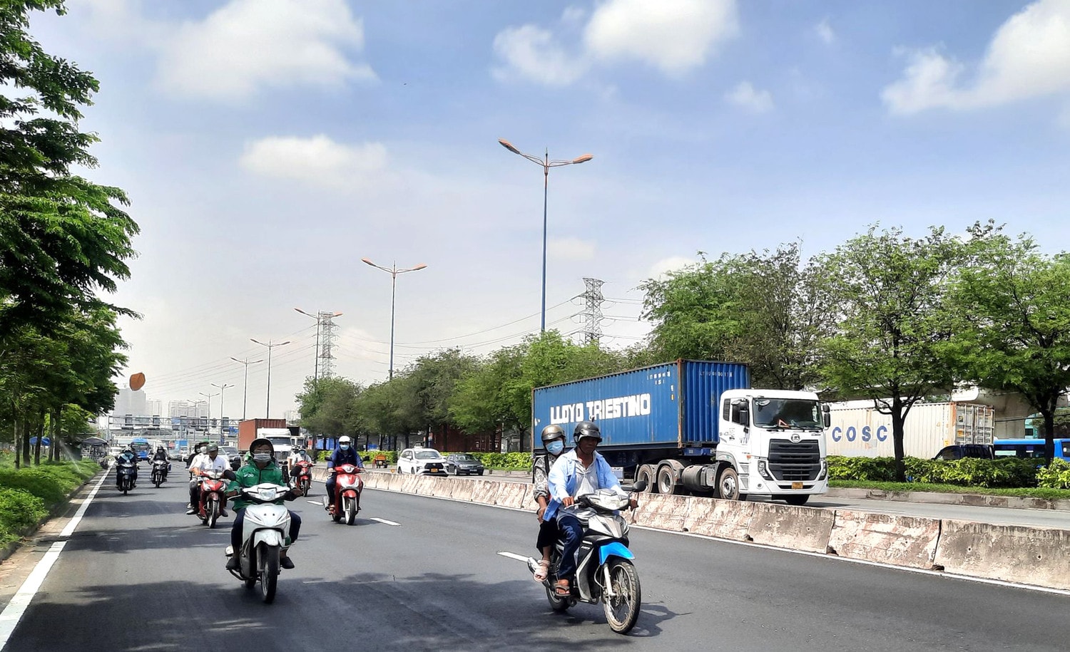 Vì sao người dân phản ứng vị trí đặt trạm thu phí BOT xa lộ Hà Nội?