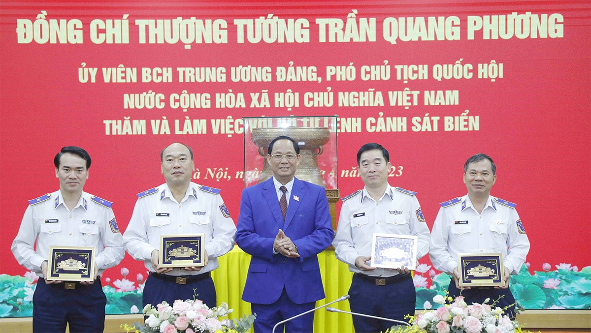 Phó Chủ tịch Quốc hội Trần Quang Phương thăm, làm việc tại Bộ Tư lệnh Cảnh sát biển Việt Nam -0
