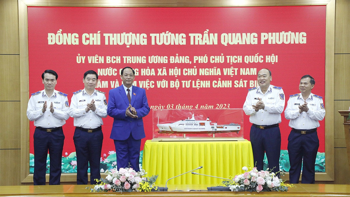 Phó Chủ tịch Quốc hội Trần Quang Phương thăm, làm việc tại Bộ Tư lệnh Cảnh sát biển Việt Nam -3