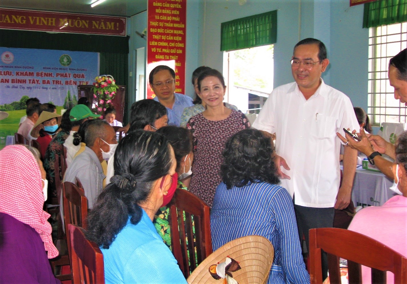 Khám bệnh miễn phí cho các đối tượng khó khăn -0