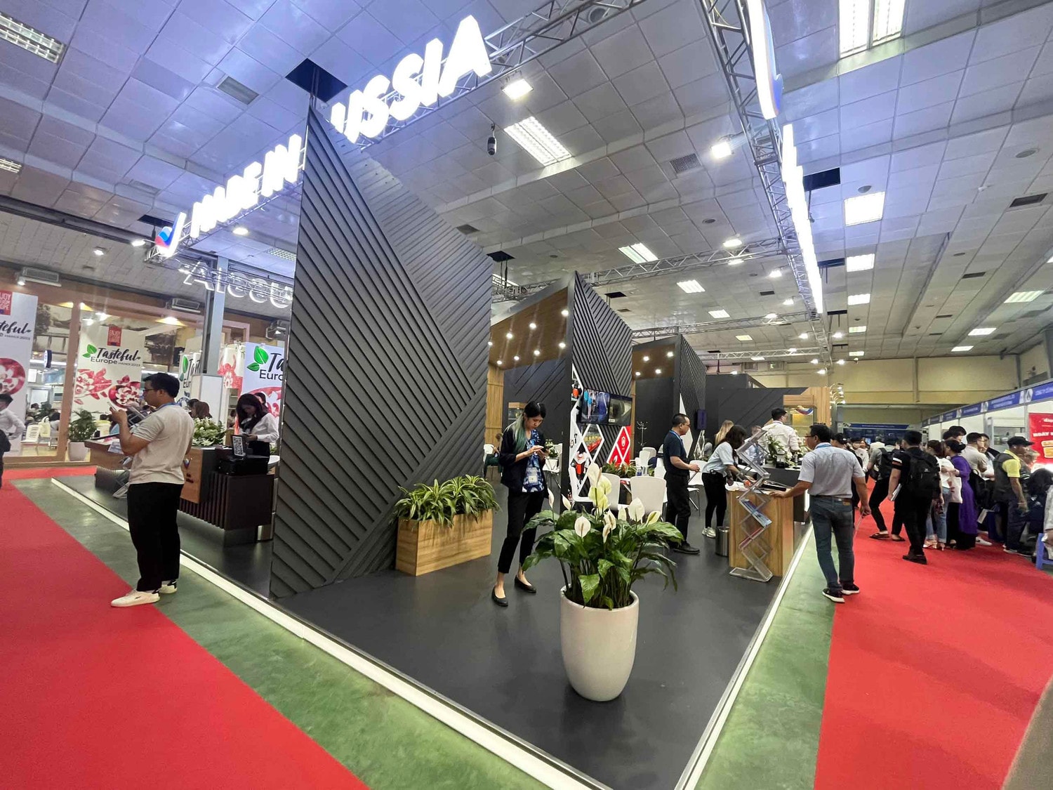 Khai mạc Hội chợ thương mại Quốc tế Việt Nam - Vietnam Expo 2023 -0