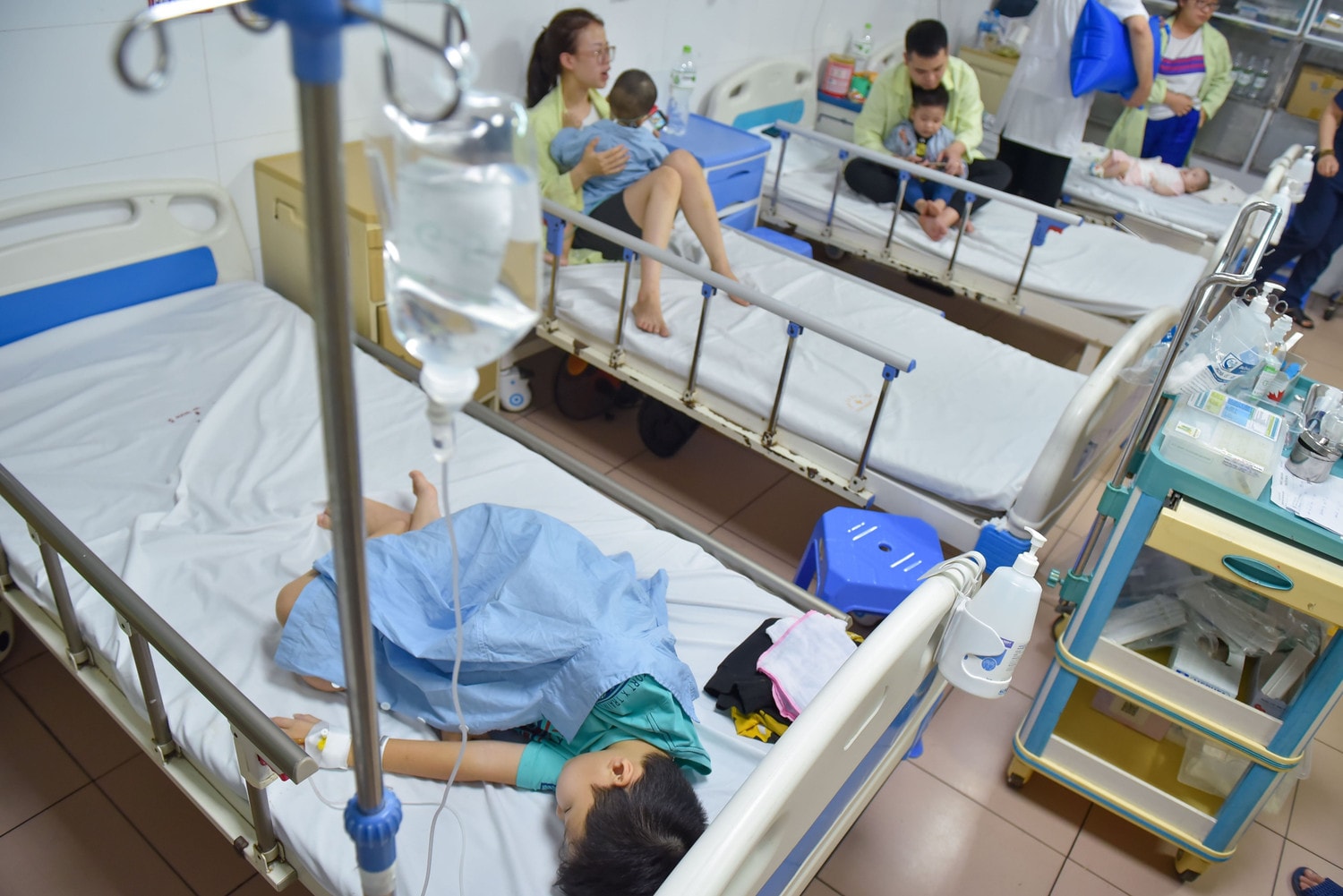 Hà Nội: Gia tăng trẻ nhập viện do nhiễm virus hợp bào hô hấp, nhiều trường hợp trở nặng -0