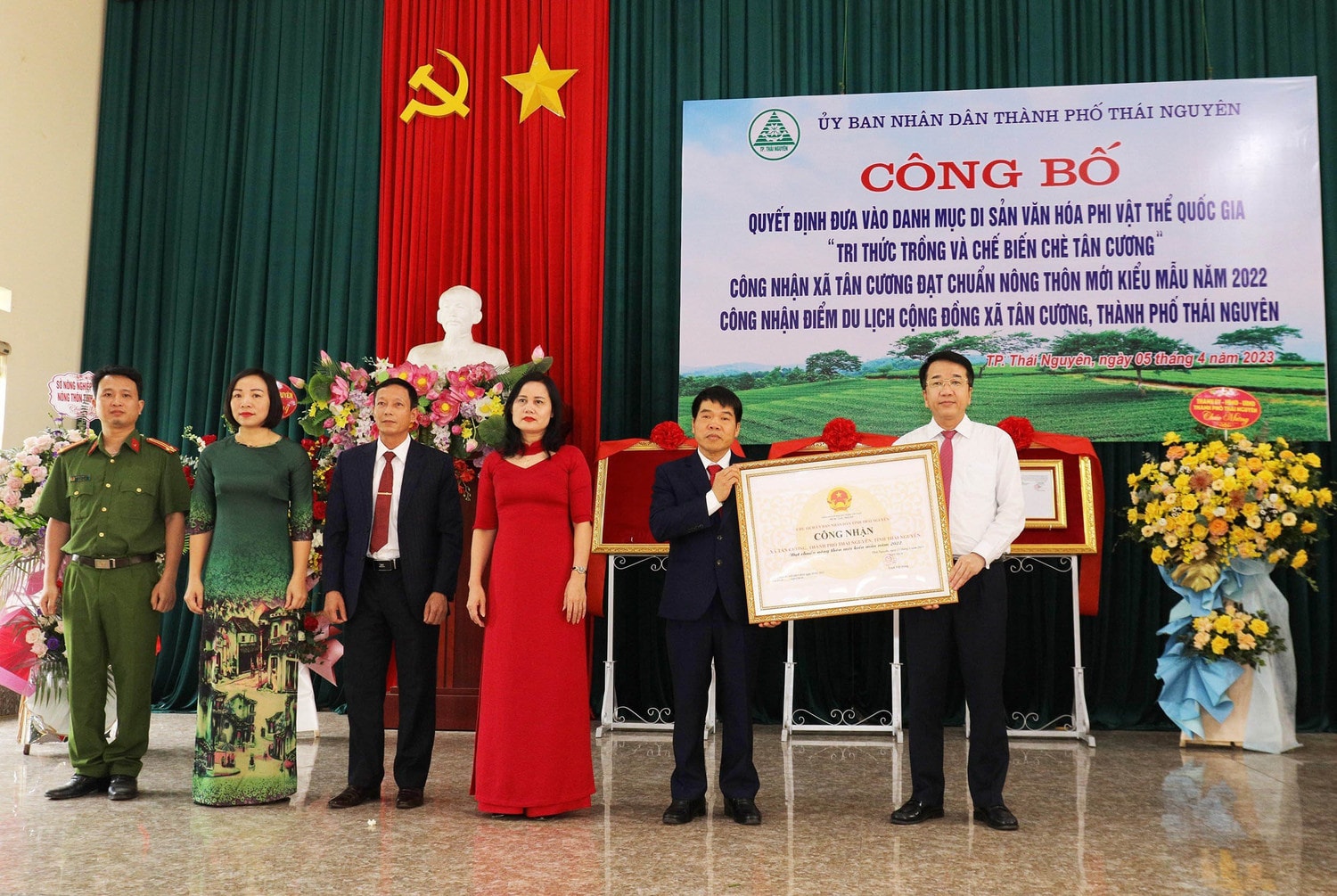 Thái Nguyên: Chè Tân Cương được đưa vào di sản văn hóa phi vật thể Quốc gia -0