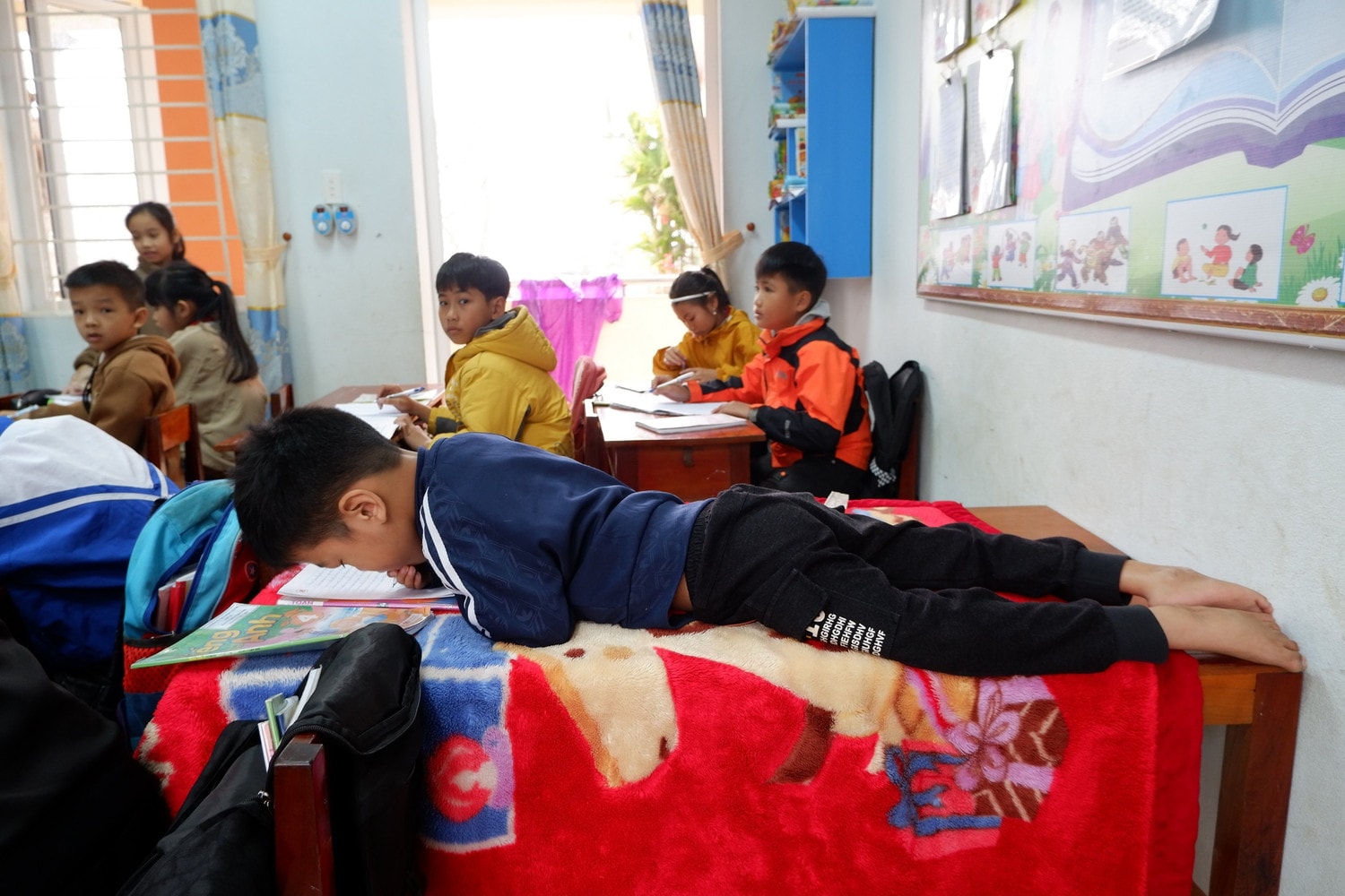 Nghị lực “thép” của cậu học trò liệt tứ chi -0