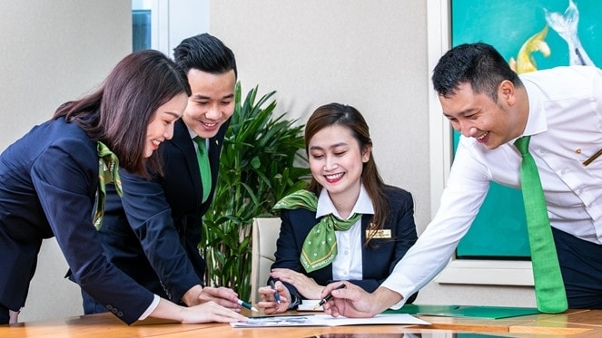 “Tin cậy - Chuẩn mực - Sẵn sàng đổi mới - Bền vững - Nhân văn” là 5 giá trị cốt lõi của văn hóa Vietcombank. Ảnh: VCB