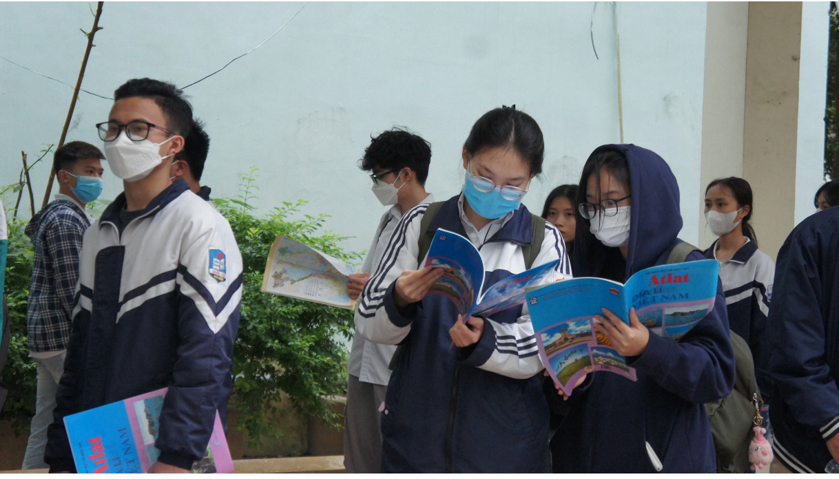 Hơn 10.000 thí sinh dự thi HSA đợt thứ ba của Đại học Quốc gia Hà Nội -0