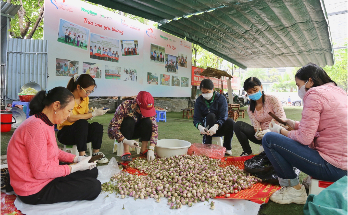 Trao tặng hơn 3000 suất ăn 0 đồng -0