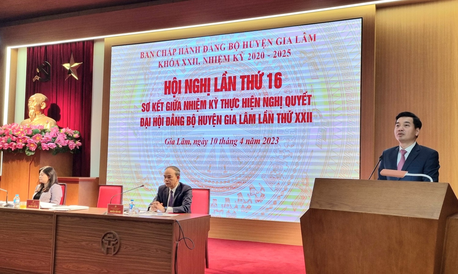 Huyện Gia Lâm vượt 17/22 chỉ tiêu Đại hội Đảng bộ huyện lần thứ XXII đề ra -0
