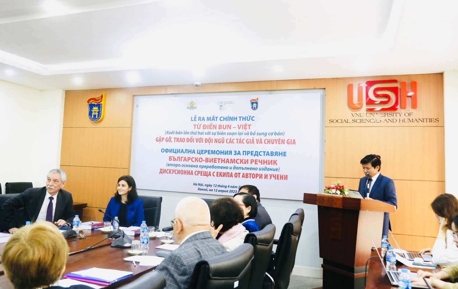 Lễ ra mắt chính thức “Từ điển Bun – Việt” -0