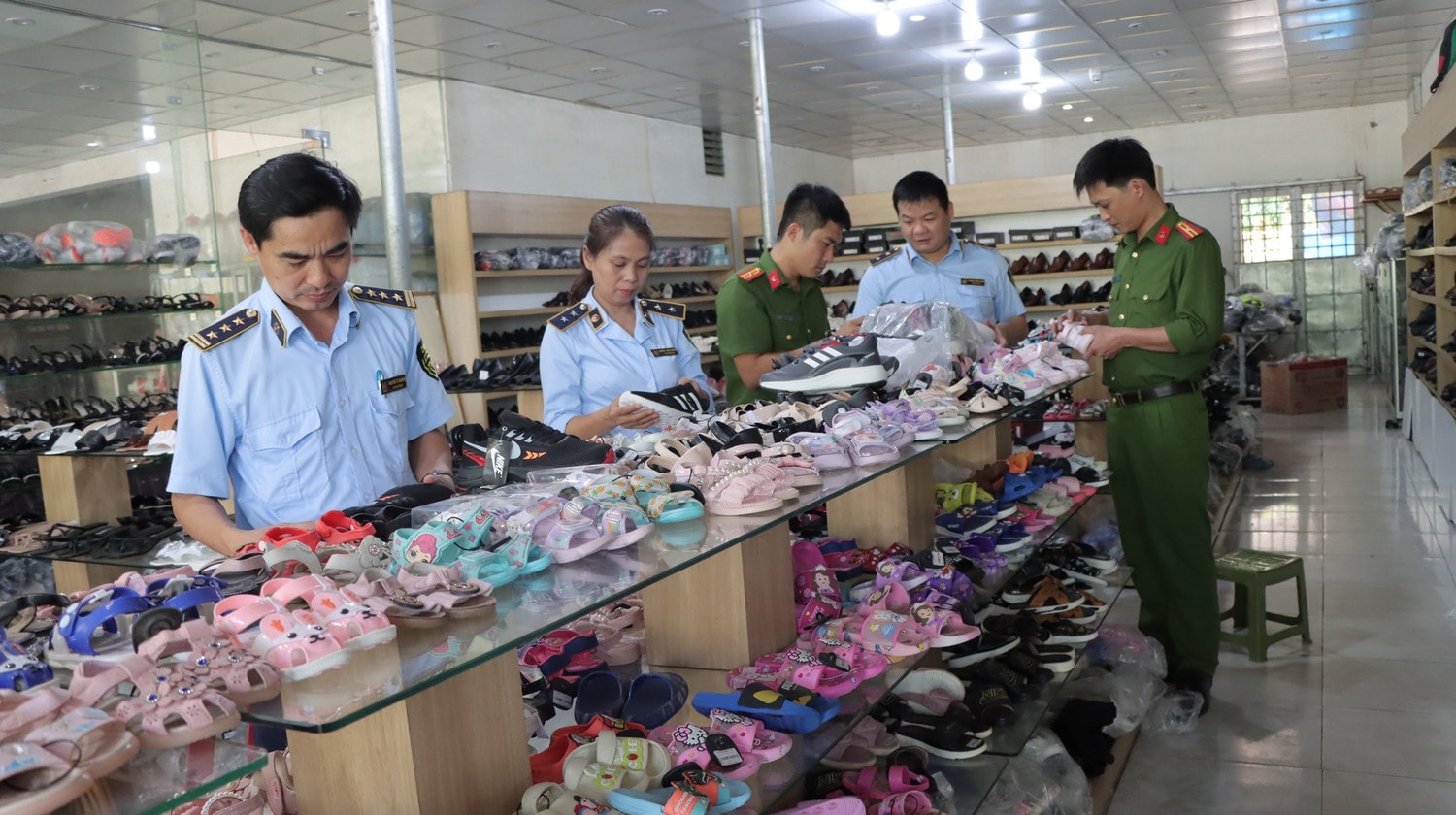 Tuyên Quang: Phát hiện hàng trăm vụ hàng vi phạm trong quý I -0