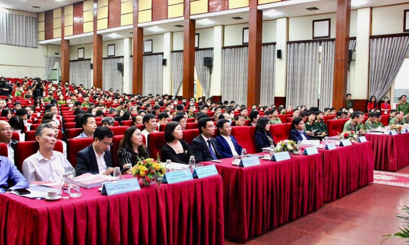 Tích cực bảo vệ nền tảng tư tưởng của Đảng, đấu tranh phản bác quan điểm sai trái, thù địch -0