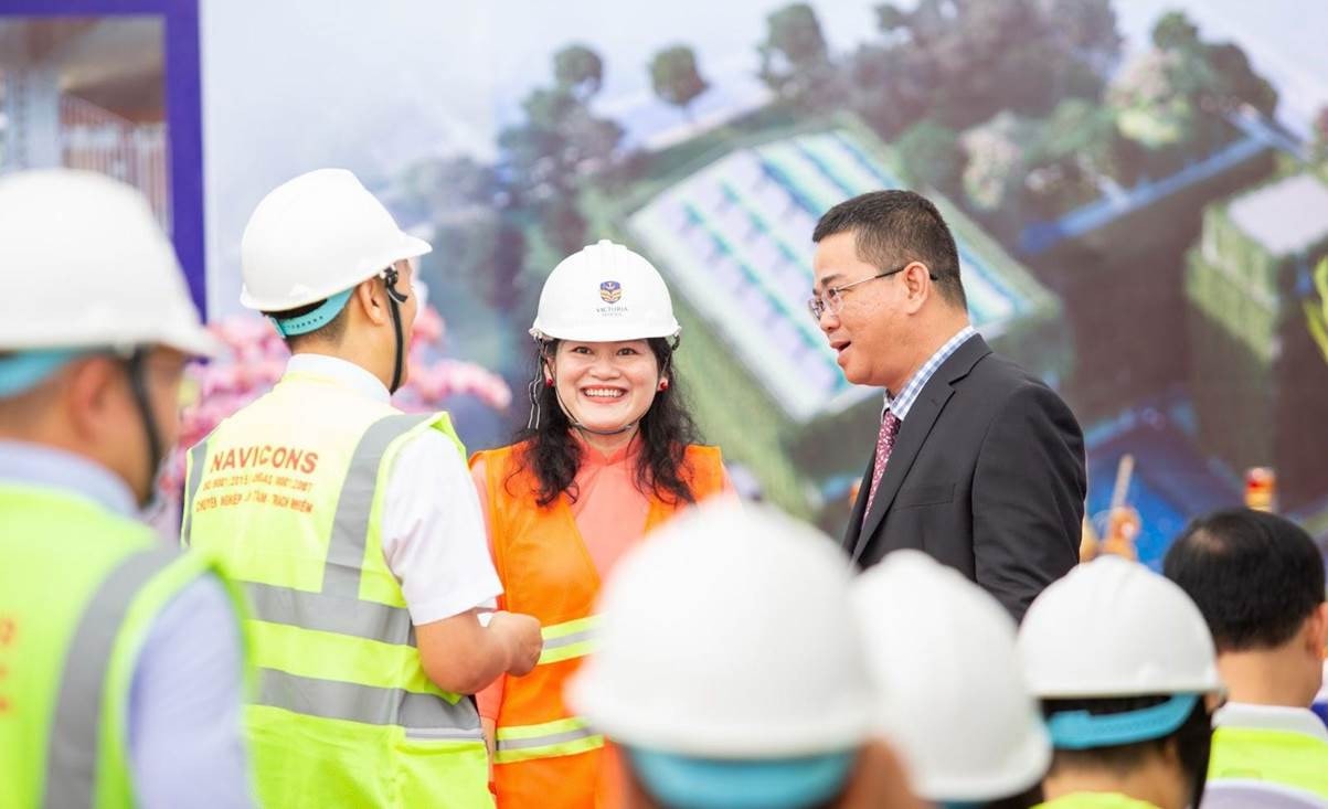 LỄ CẤT NÓC “TRƯỜNG HỌC HẠNH PHÚC” - VICTORIA NAM SÀI GÒN -1