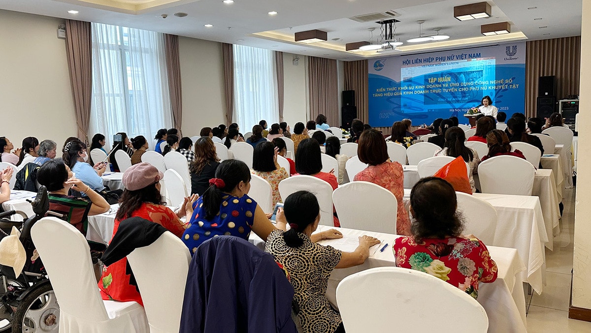 Tập huấn kiến thức khởi sự kinh doanh và ứng dụng công nghệ số tăng hiệu quả kinh doanh trực tuyến cho phụ nữ khuyết tật -3