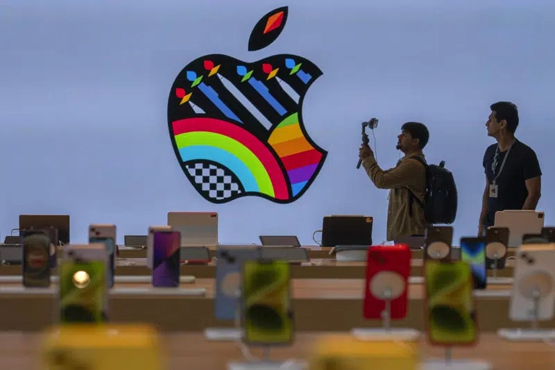 Apple Inc. đặt cược lớn vào Ấn Độ khi mở cửa hàng hàng đầu đầu tiên -0