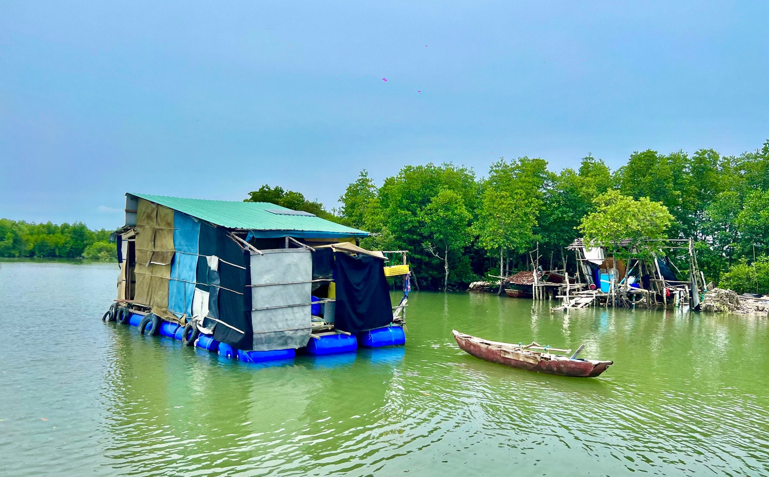 Tại dự án của Công ty Tài Tiến, gia đình ông Phường có 1.300m2 mặt nước nuôi tôm cá, được đền bù chưa đến 2 triệu đồng