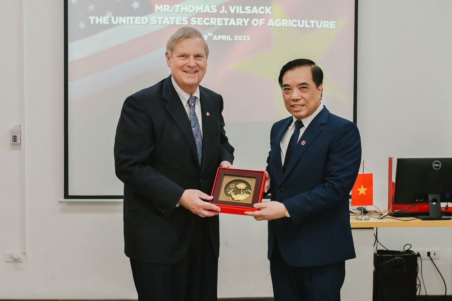Bộ trưởng Bộ Nông nghiệp Hoa Kỳ đến thăm Trường Đại học Ngoại thương -0