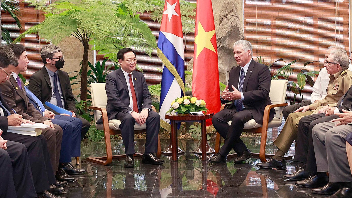 Chủ tịch Quốc hội Vương Đình Huệ hội kiến Đại tướng Raúl Castro Ruz và Bí thư thứ nhất, Chủ tịch Cuba Miguel Díaz-Canel -0