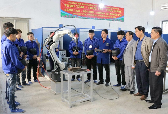 Nghệ An dẫn đầu cả nước về xuất khẩu lao động -0