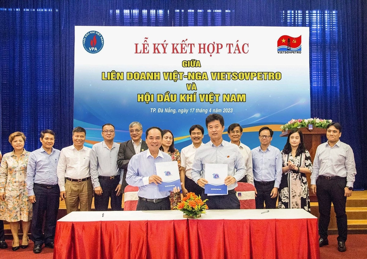 Hội Dầu khí Việt Nam và Vietsovpetro ký kết thoả thuận hợp tác -0