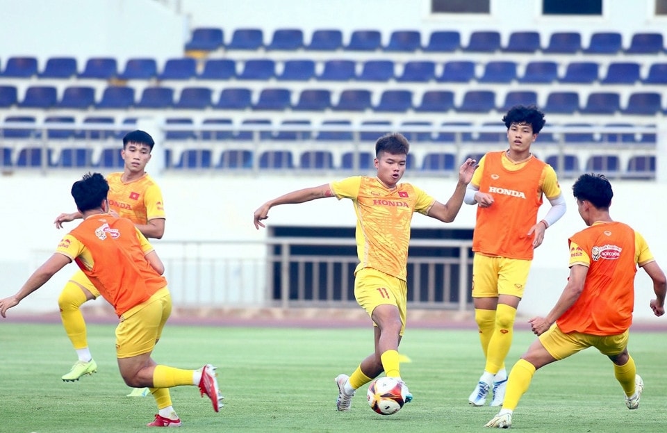 HLV Philippe Troussier gút danh sách lần 1 ĐT U22 Việt Nam -0