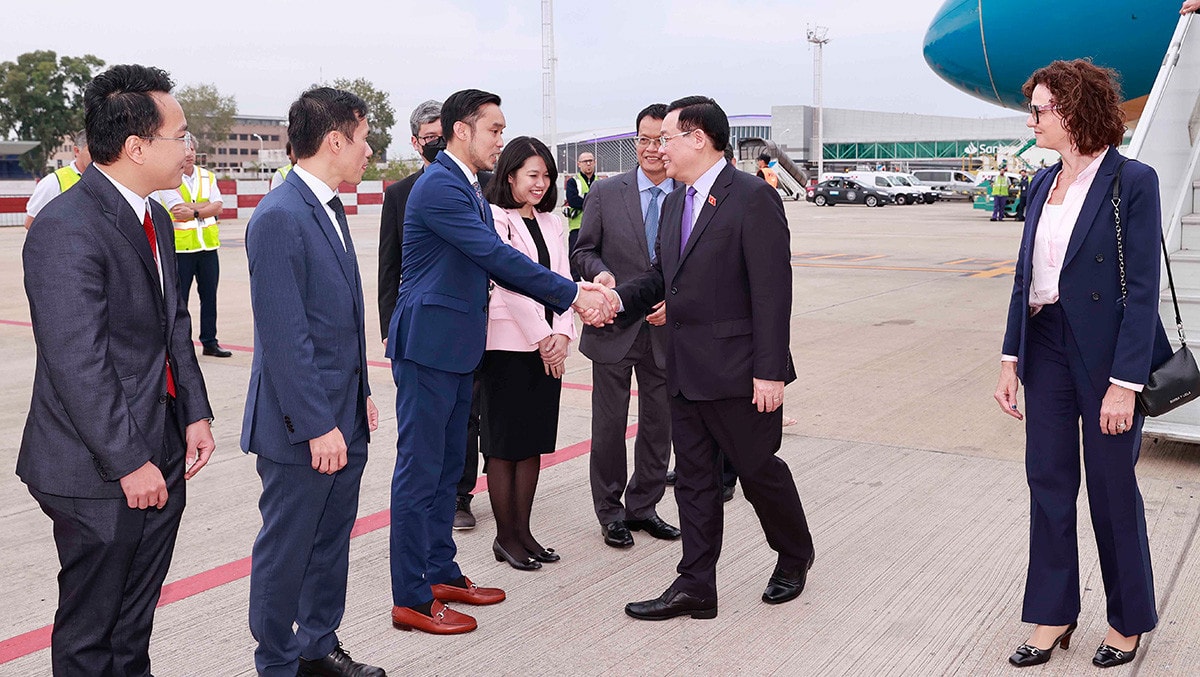 Chủ tịch Quốc hội Vương Đình Huệ đến thủ đô Buenos Aires, bắt đầu chuyến thăm chính thức Cộng hoà Argentina -0