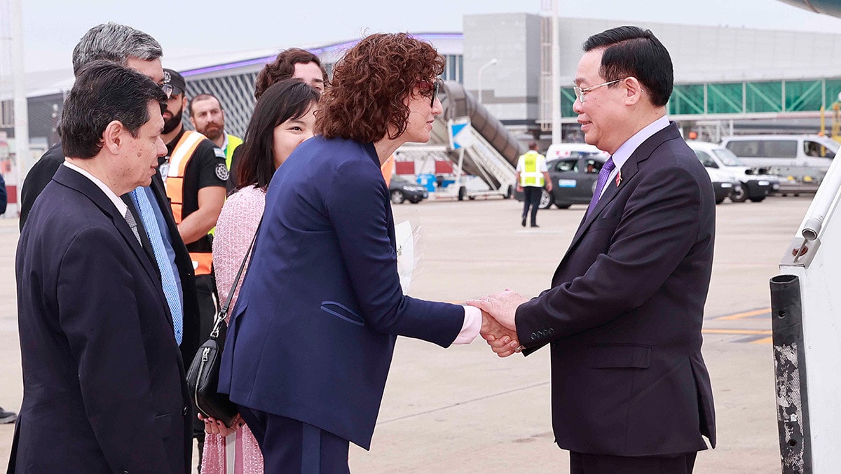 Chủ tịch Quốc hội Vương Đình Huệ đến thủ đô Buenos Aires, bắt đầu chuyến thăm chính thức Cộng hoà Argentina -0