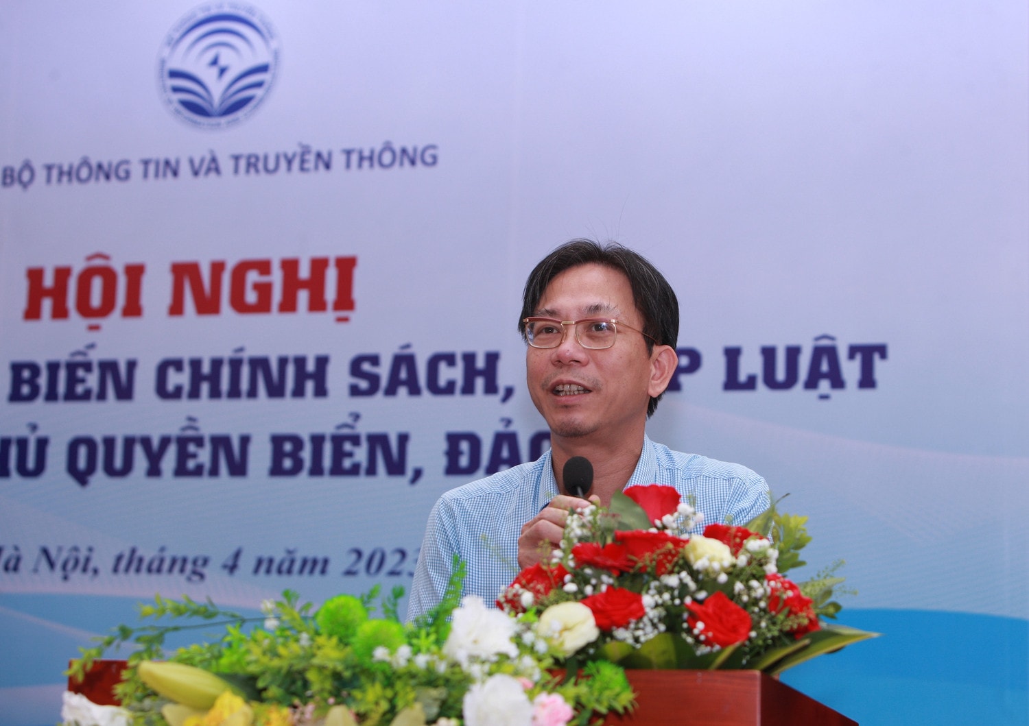 Phó vụ trưởng vụ Pháp chế (Bộ Thông tin và Truyền thông nhận định) Hồ Hồng Hải phát biểu tại hội nghị Nâng cao nhận thức về chính sách, pháp luật về chủ quyền biển, đảo -0
