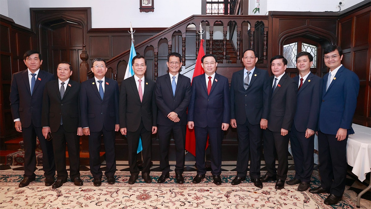 Chủ tịch Quốc hội Vương Đình Huệ: Gìn giữ văn hoá Việt và tiếng Việt, bởi “văn hoá còn, tiếng Việt còn là dân tộc còn” -2