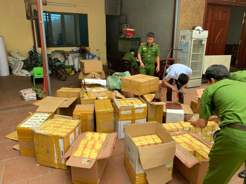 Hà Nội triệt phá đường buôn bán thuốc lá lậu -0