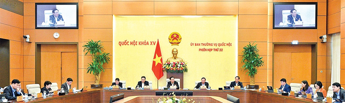 Đúng, trúng, thời sự
