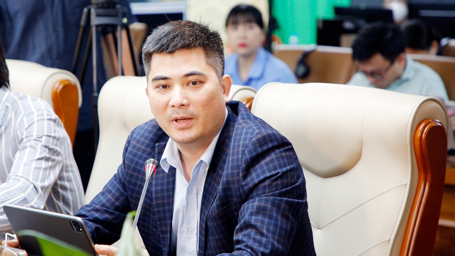 MC: Vậy, những nguy hại, hiểm họa nào trên không gian mạng có thể tác động tới trẻ em, thưa ông Nguyễn Đức Tuân - Giám đốc Trung tâm Ứng cứu khẩn cấp không gian mạng Việt Nam, Bộ Thông tin và Truyền thông?