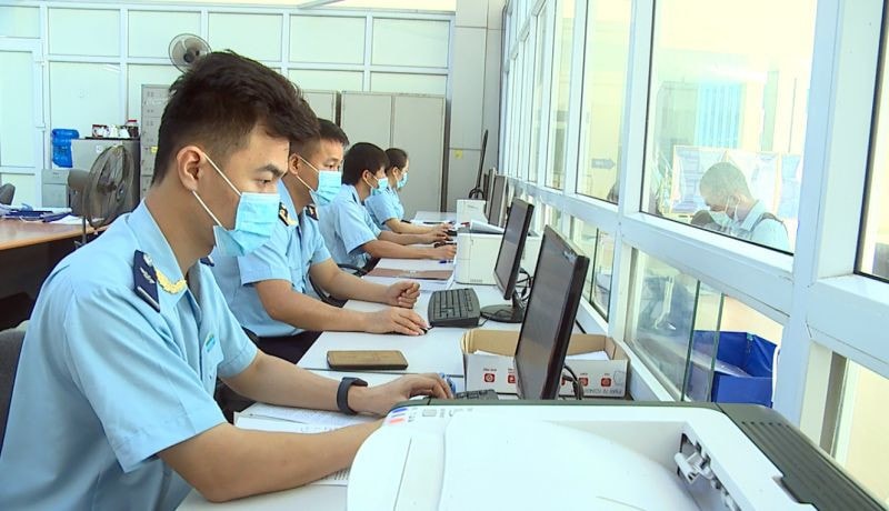 Ngành hải quan hỗ trợ doanh nghiệp tuân thủ pháp luật. Nguồn: ITN
