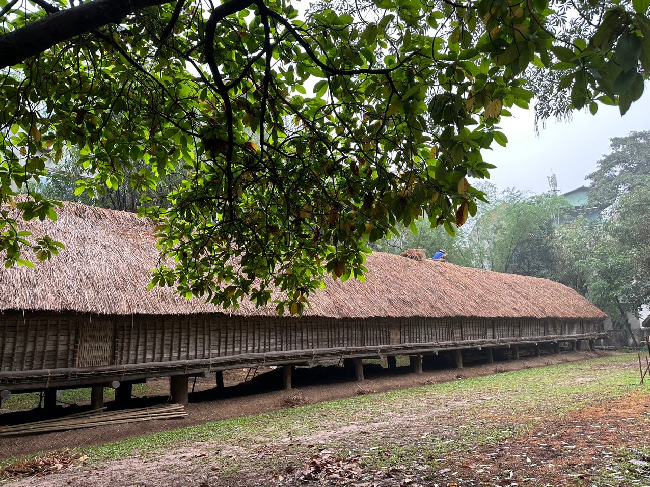 Khám phá ngôi nhà dài Êđê tại Hà Nội -0