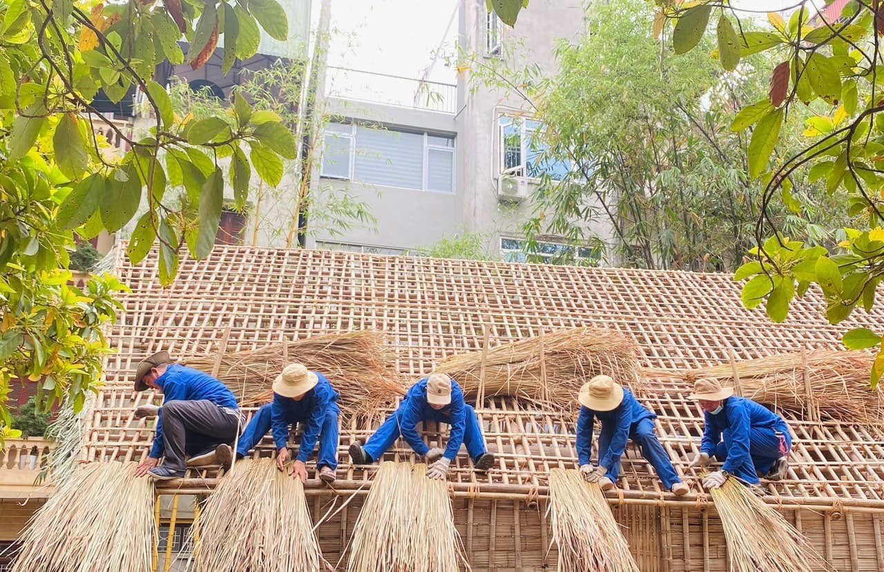 Khám phá ngôi nhà dài Êđê tại Hà Nội -0